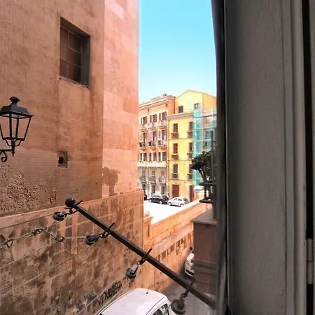 Apartment Kiristeva Casa Vacanze Centro Storico Sardegna Per Turismo Lavoro O Studio Cagliari